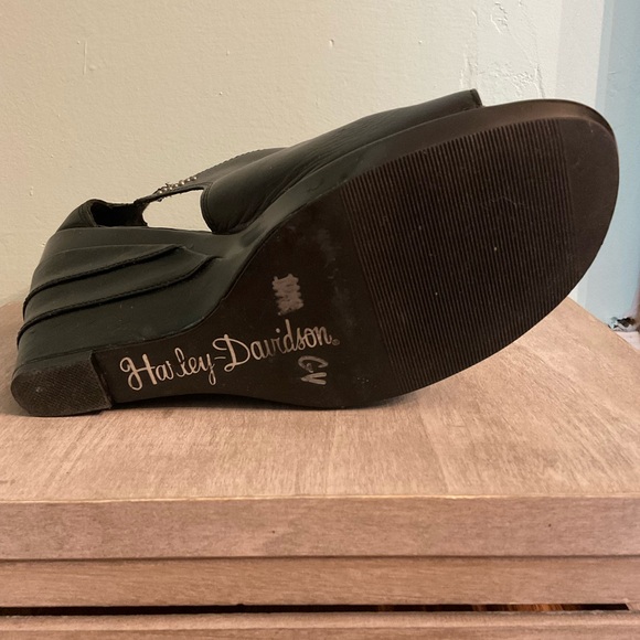 Harley-Davidson Women’s Black Leather Wedge Open Toe Heels Size 10 - Picture 9 of 16